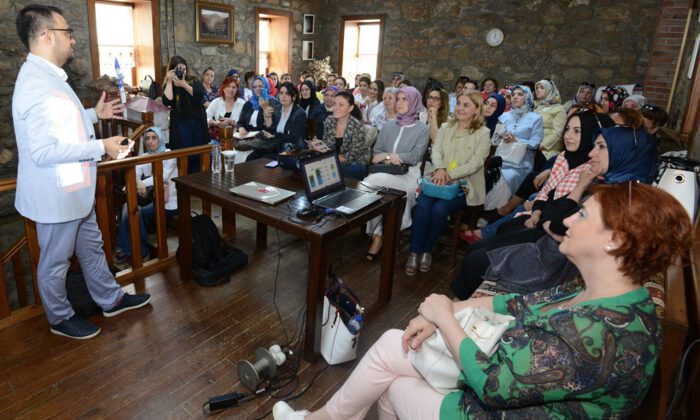 Bursalı kadın girişimcilere ‘Bilişim’ eğitimi