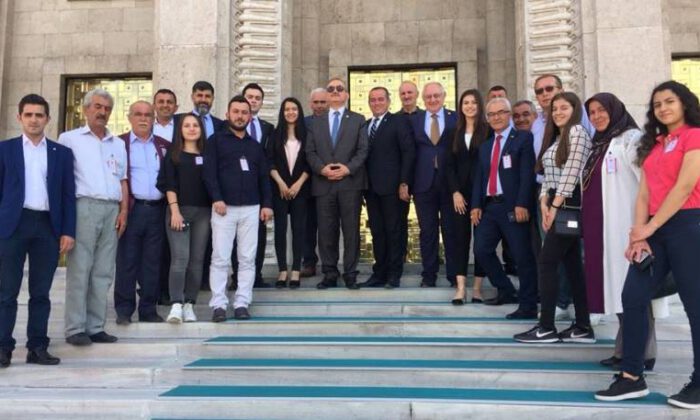 İYİ Parti Orhaneli Teşkilatı’ndan, Bursalı vekillere ‘hayırlı olsun’ ziyareti