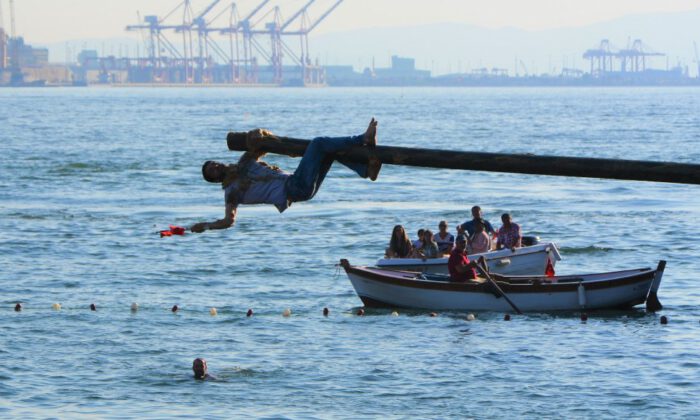 Gemlik’te denizcilik ve kabotaj bayramı yarışları nefes kesti