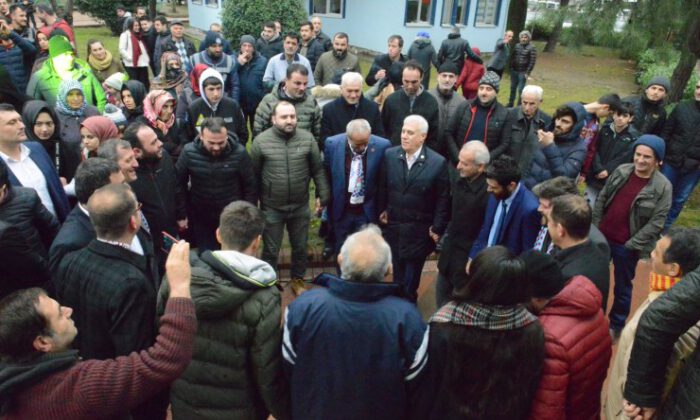 Mustafa Bozbey, hamsi festivalinde horon tepti