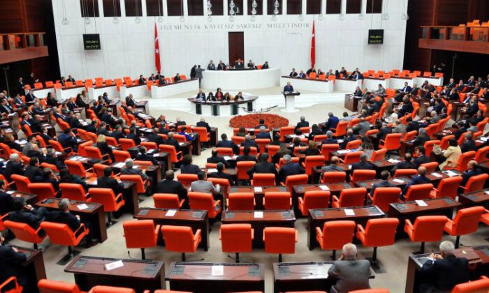 Meclis’te ‘ahlaksız’ tartışması… AK Partili vekilden İYİ Parti’ye hakaret…