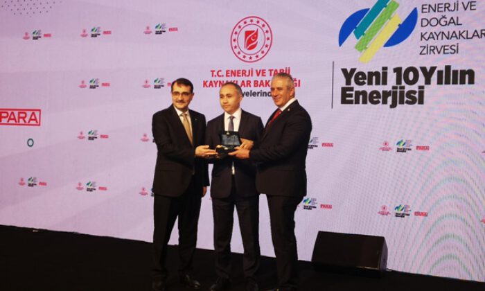 Enerji ve Doğal Kaynaklar Zirvesi’nde Limak Enerji’ye ödül