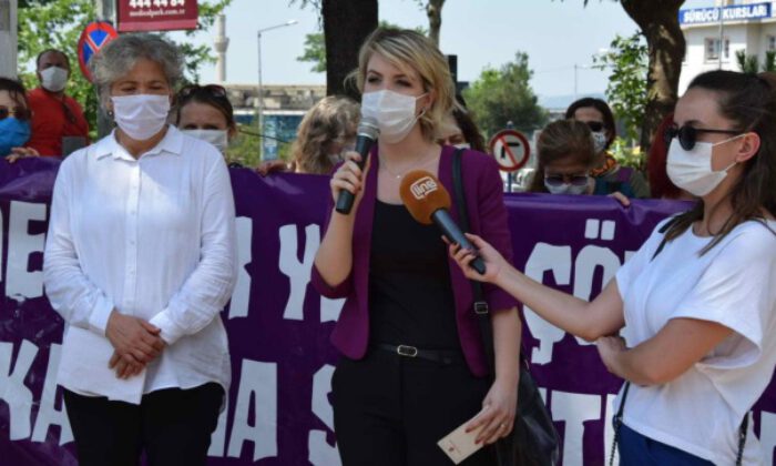 CHP Bursa İl Kadın Kolları’ndan kadın cinayetlerine tepki