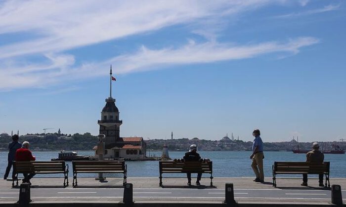 Üsküdar Sahili’nde kabuklu yemiş yemek yasak!