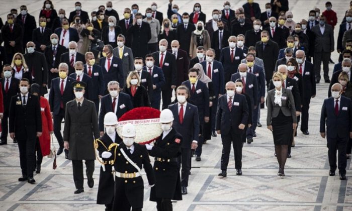 Türkiye Değişim Partisi Genel Başkanı Sarıgül Anıtkabir’i ziyaret etti